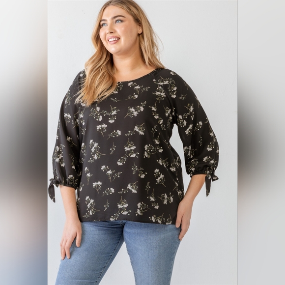 Zenobia Plus Size Floral Round Neck Blouse - Picture 4 of 5